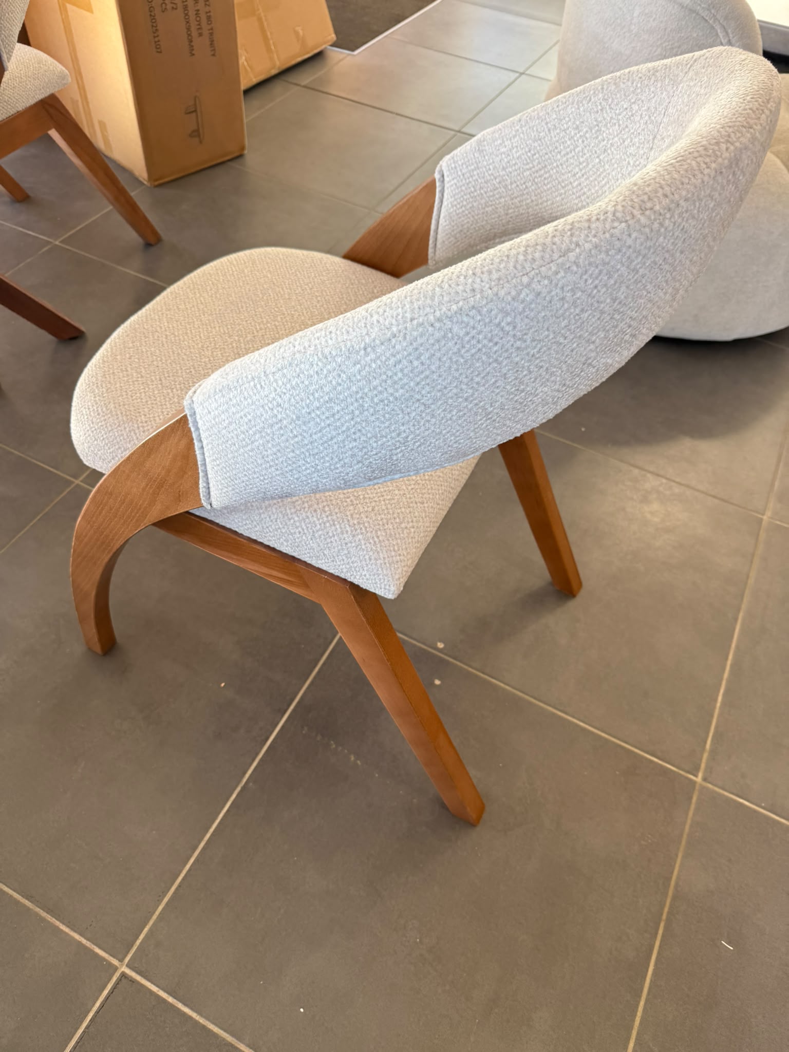 NOUVEAUTÉ — CHAISE SINCAP – Image 3